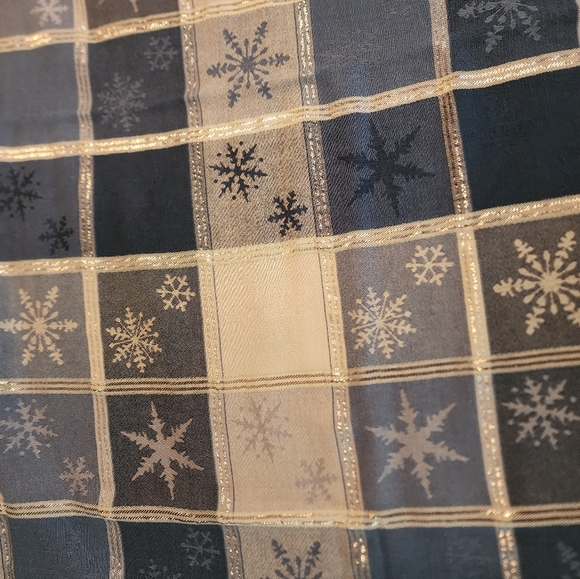 COTTON SNOWFLAKE PATTERN OBLONG TABLECLOTH BLUE WHITE SILVER - Picture 10 of 10